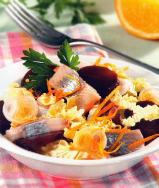 Рецепт салата из свеклы и рыбы под апельсиновым соусом